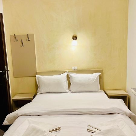 Hotel Marina srl Bucarest Esterno foto