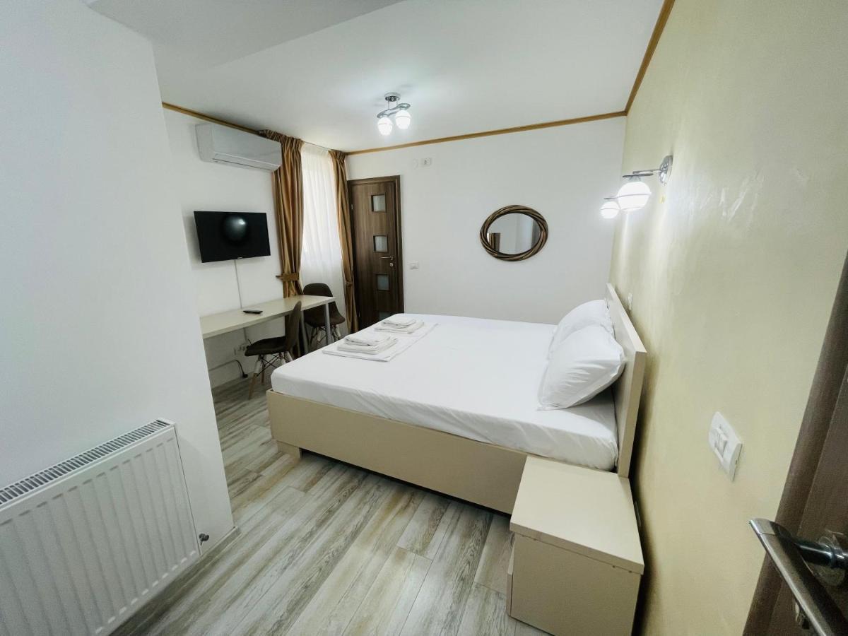 Hotel Marina srl Bucarest Esterno foto