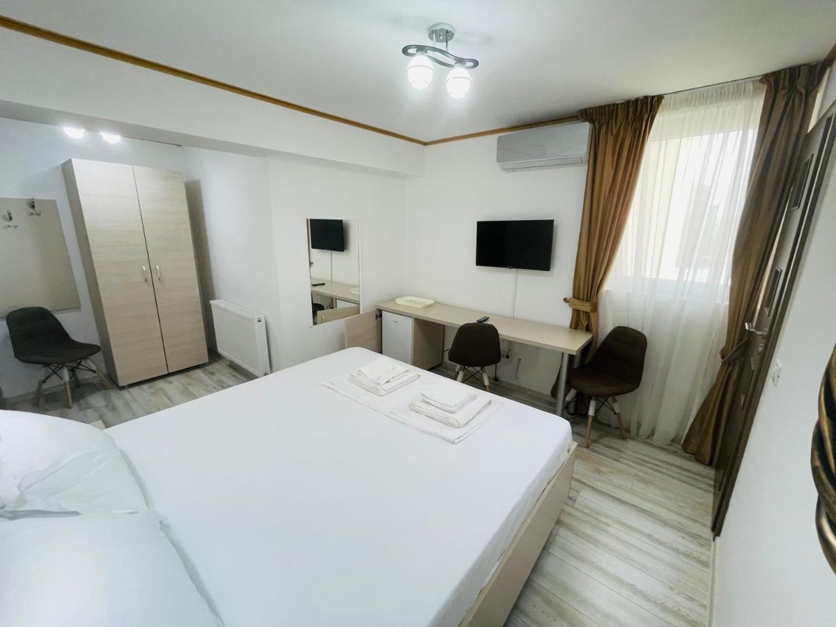 Hotel Marina srl Bucarest Esterno foto