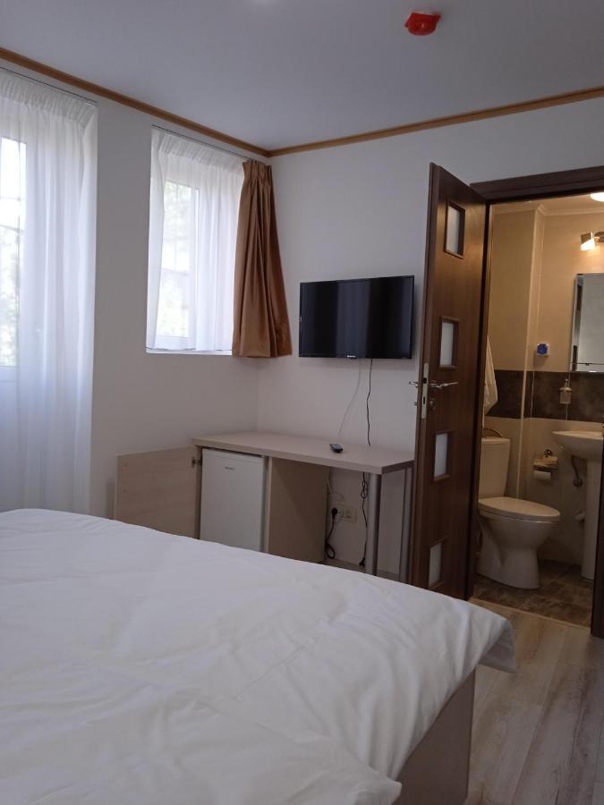 Hotel Marina srl Bucarest Esterno foto