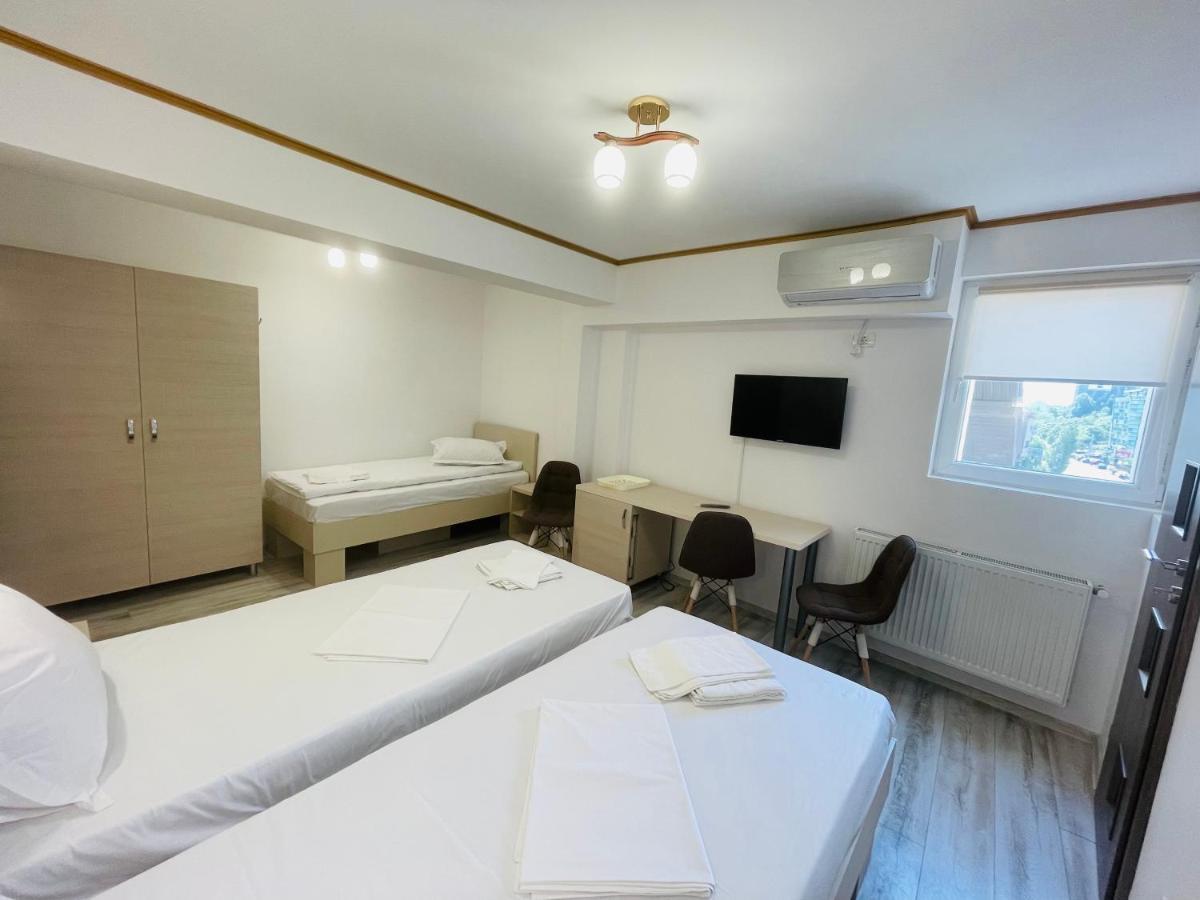 Hotel Marina srl Bucarest Esterno foto